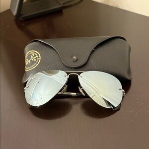 Ray-Ban Men’s Silver Mirrored Aviator Sunglasses